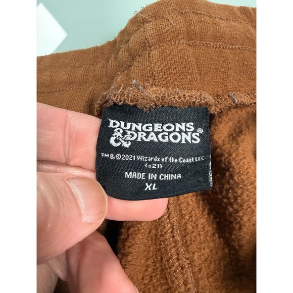 Dungeons & Dragons Sweatpants Size XL Red Black Maze Wizards Of The Coast 2021 - Picture 3 of 10